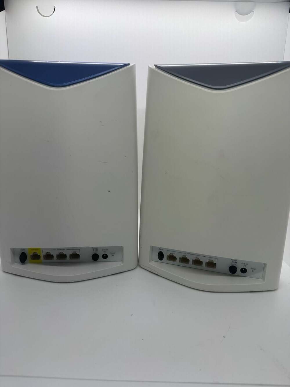 NETGEAR Orbi Pro SRR60 Router and SRS60 Satellite Tri-Band Mesh Wi-Fi System